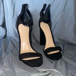 Black strappy heel